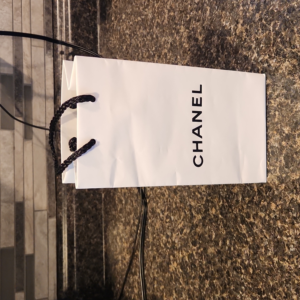 CHANEL White/Black Small Gift Bag